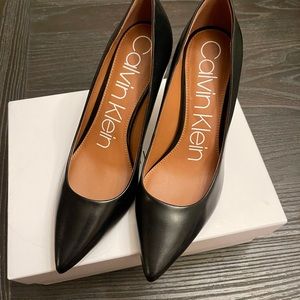 Calvin Klein Women's Gayle Pointy Toe Pumps
